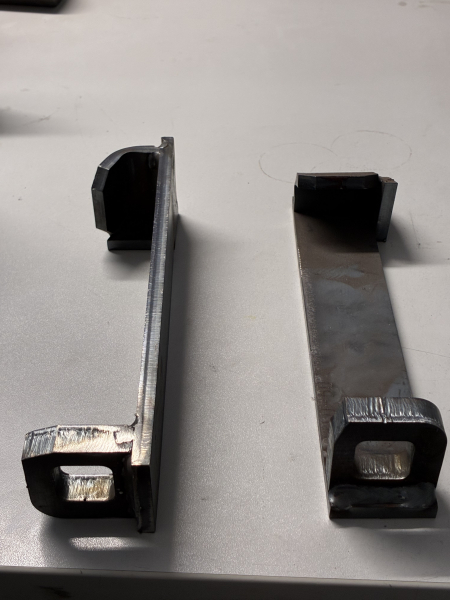 Koppelhaken Avant, Bausatz - 213mm Lochabstand, Stahl S355, 1 Paar (2 Stück)